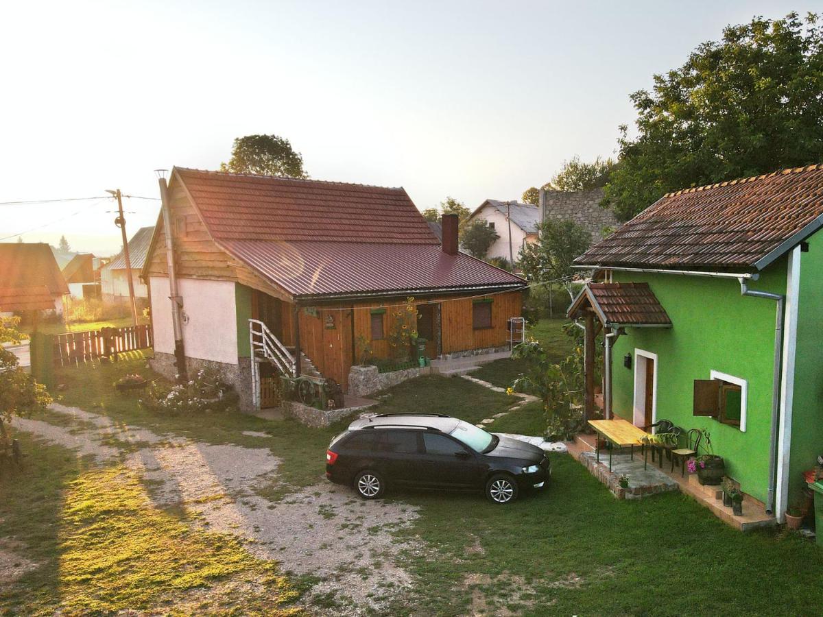 Ivona - Kuca Za Odmor Perusic - Stara Lika Apartment Exterior photo