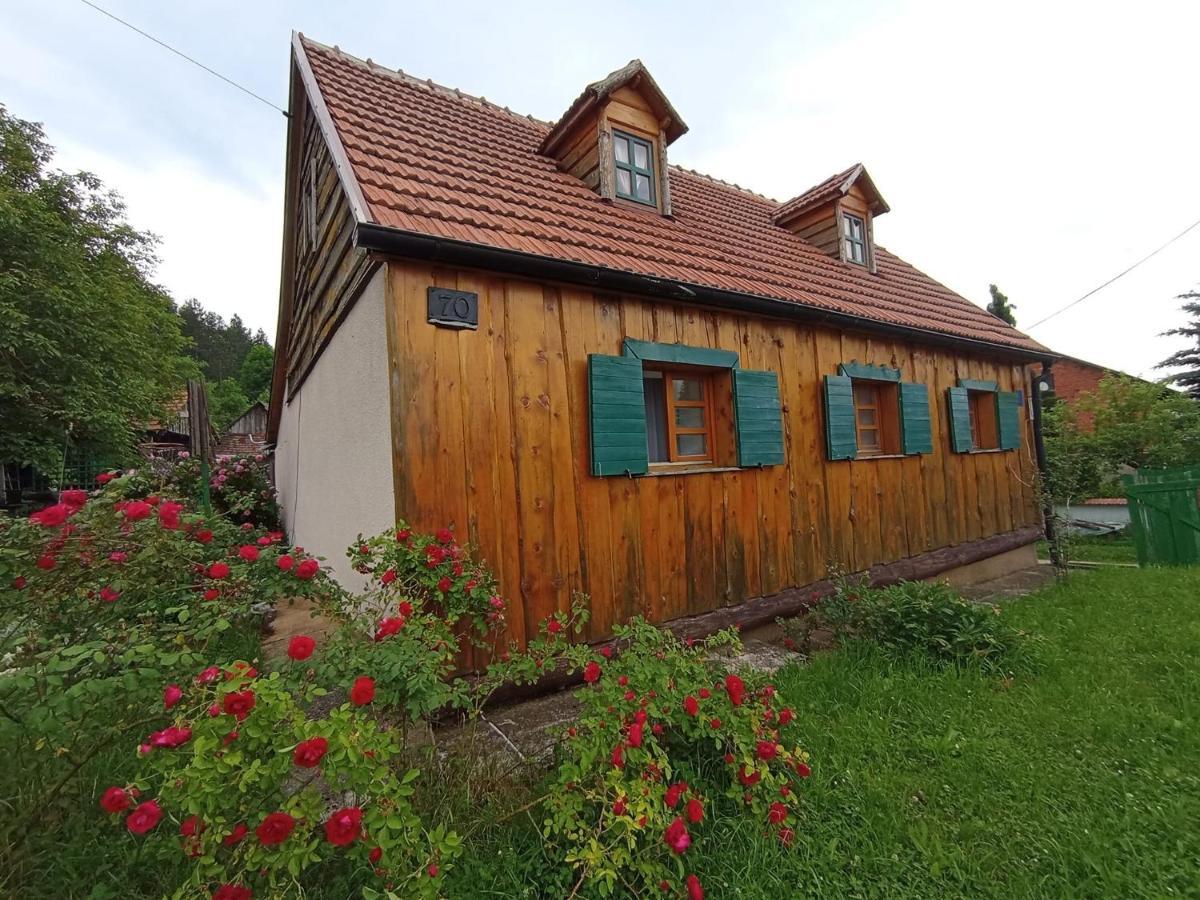 Ivona - Kuca Za Odmor Perusic - Stara Lika Apartment Exterior photo